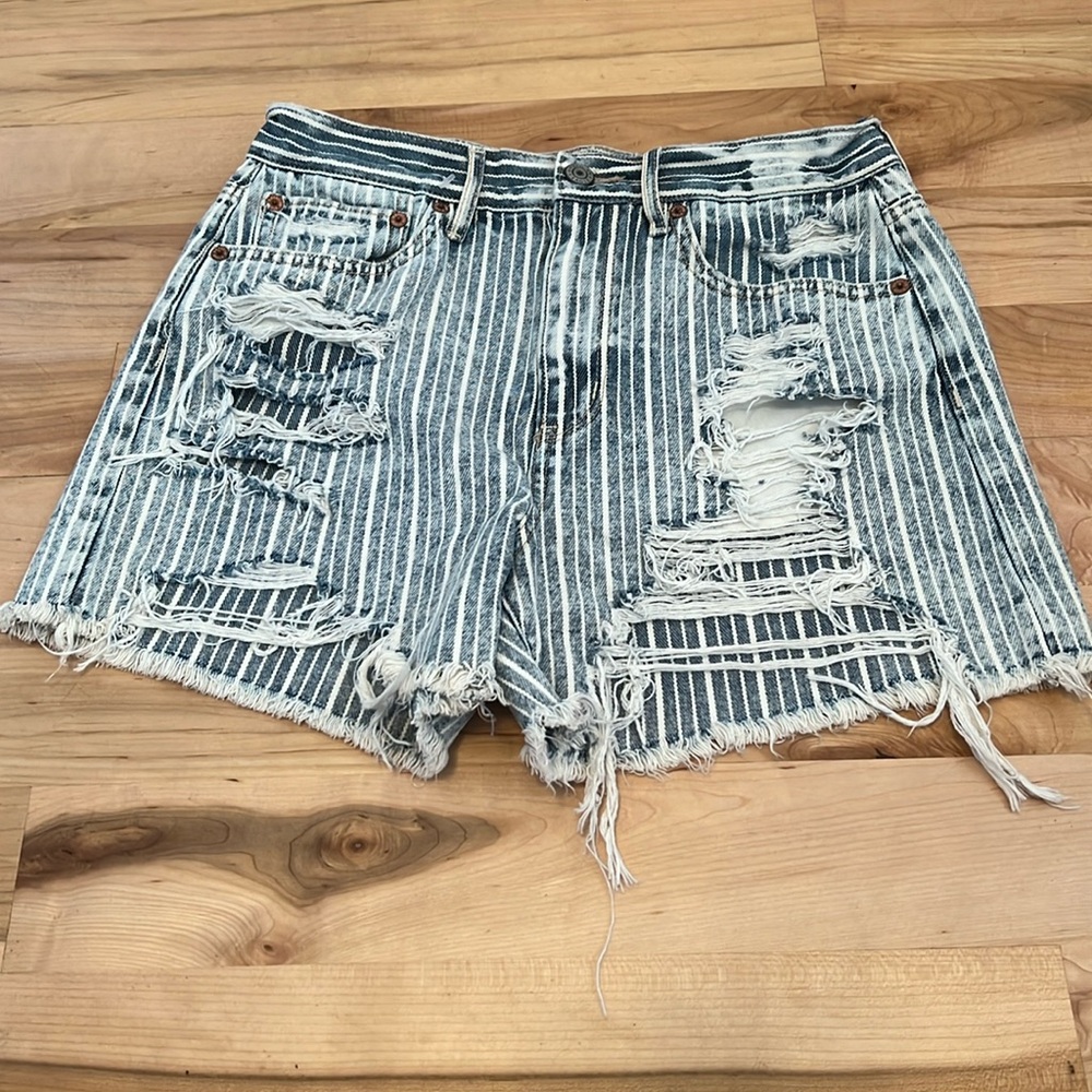 American Eagle Boyfriend Distressed Shorts - size 2